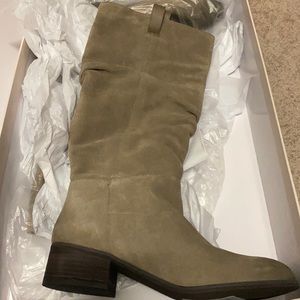 Taupe boots